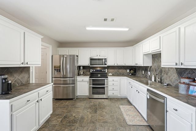 22 Ruby June St, Vilonia, AR 72173