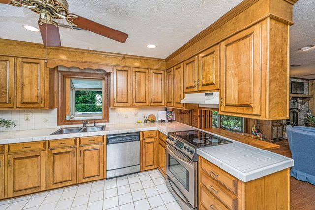 1870 Rugby Lane, Charleston, SC 29407
