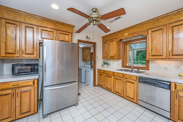 1870 Rugby Lane, Charleston, SC 29407