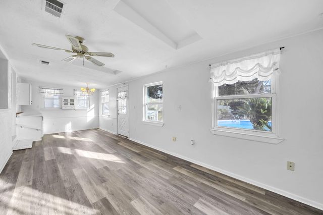 27 Magnolia Avenue, Shalimar, FL 32579