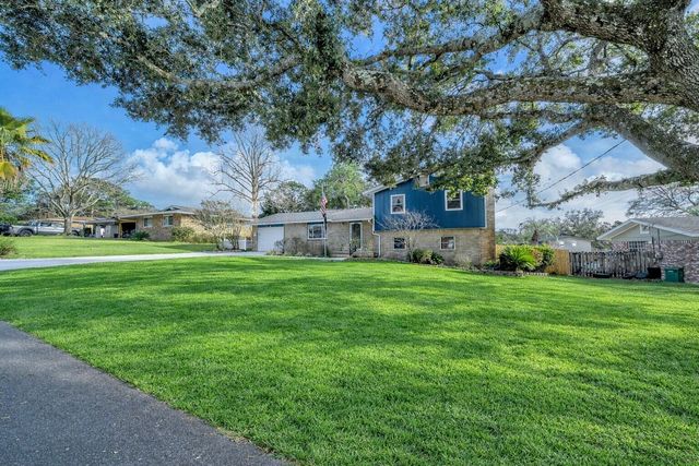 27 Magnolia Avenue, Shalimar, FL 32579