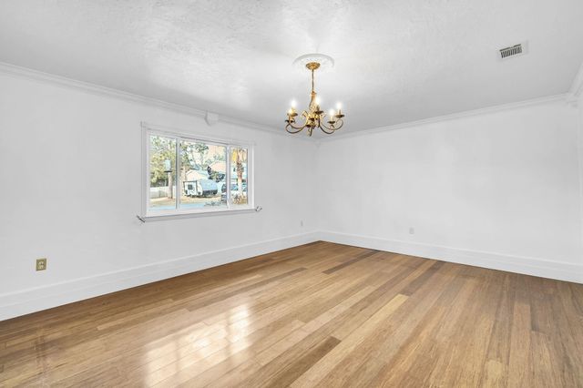 27 Magnolia Avenue, Shalimar, FL 32579