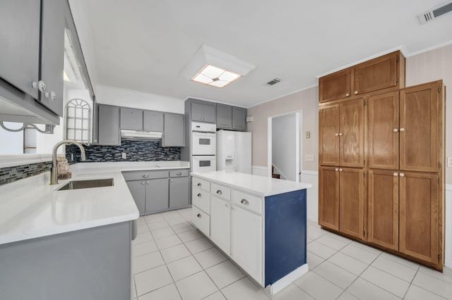 27 Magnolia Avenue, Shalimar, FL 32579