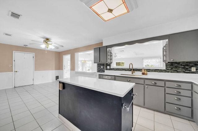 27 Magnolia Avenue, Shalimar, FL 32579