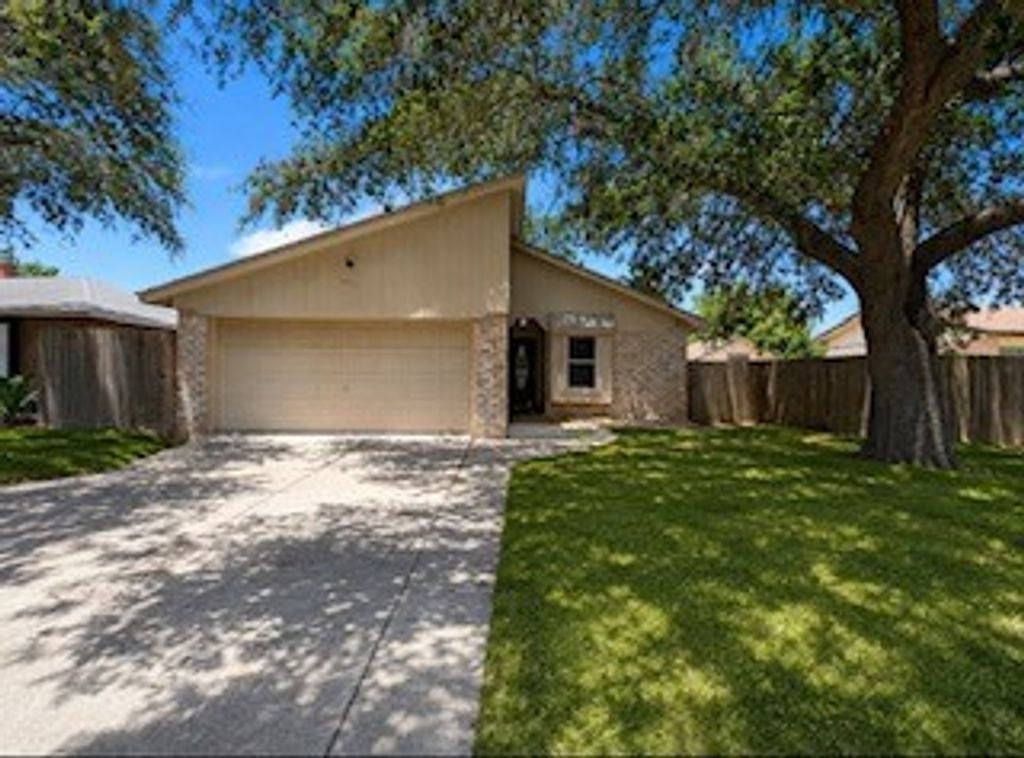 9574 Goldcrest Cir, Corpus Christi, TX 78418