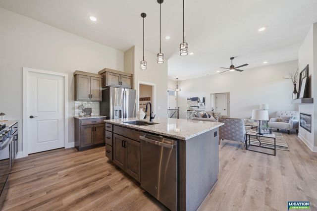 2115 SW 50th Street, Lincoln, NE 68522