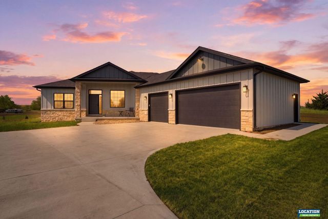 2115 SW 50th Street, Lincoln, NE 68522