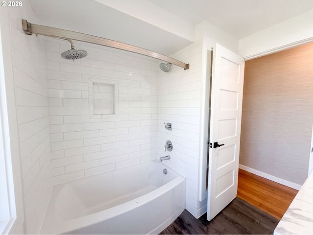1320 Ne 17TH St, Gresham, OR 97030