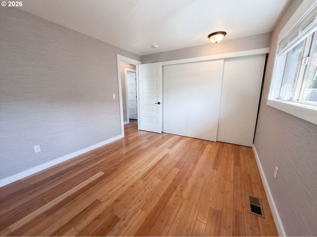 1320 Ne 17TH St, Gresham, OR 97030