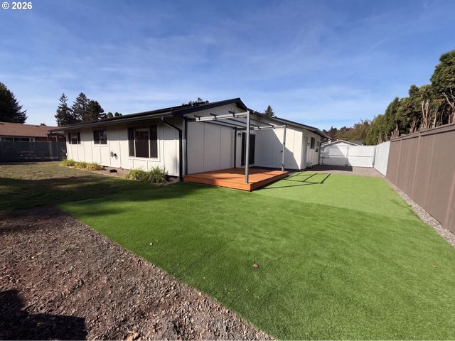 1320 Ne 17TH St, Gresham, OR 97030