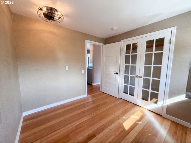 1320 Ne 17TH St, Gresham, OR 97030