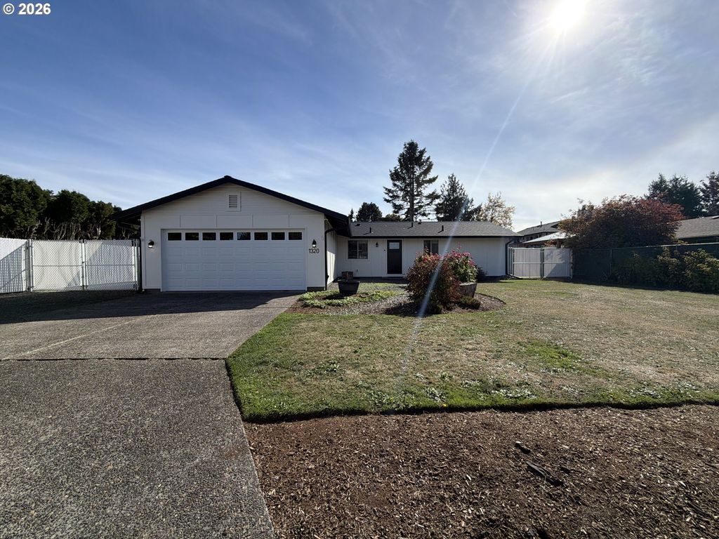 1320 Ne 17TH St, Gresham, OR 97030