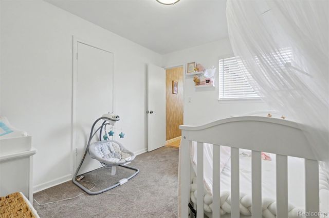 7292 Fairwood Drive, Dearborn Heights, MI 48127