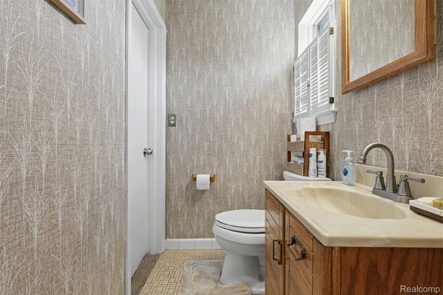 7292 Fairwood Drive, Dearborn Heights, MI 48127