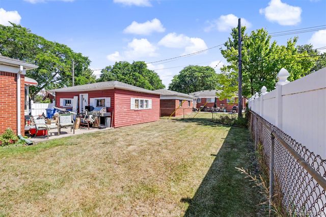 7292 Fairwood Drive, Dearborn Heights, MI 48127