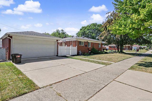 7292 Fairwood Drive, Dearborn Heights, MI 48127