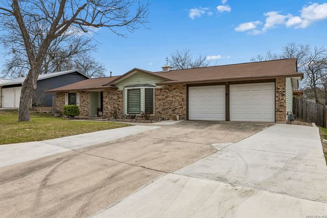 218 Whispering Oaks, Live Oak, TX 78233