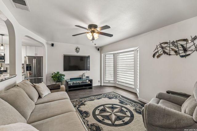 218 Whispering Oaks, Live Oak, TX 78233