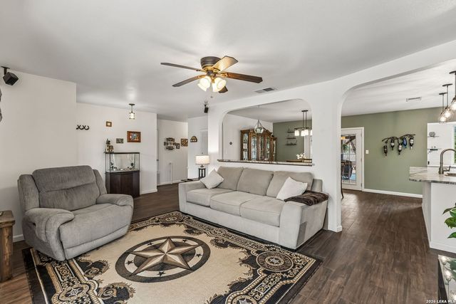 218 Whispering Oaks, Live Oak, TX 78233