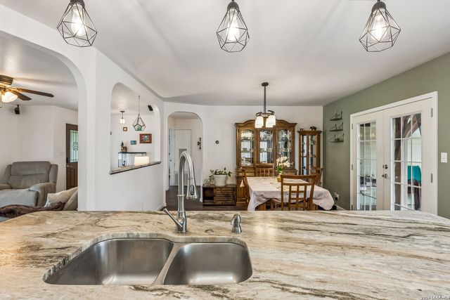 218 Whispering Oaks, Live Oak, TX 78233