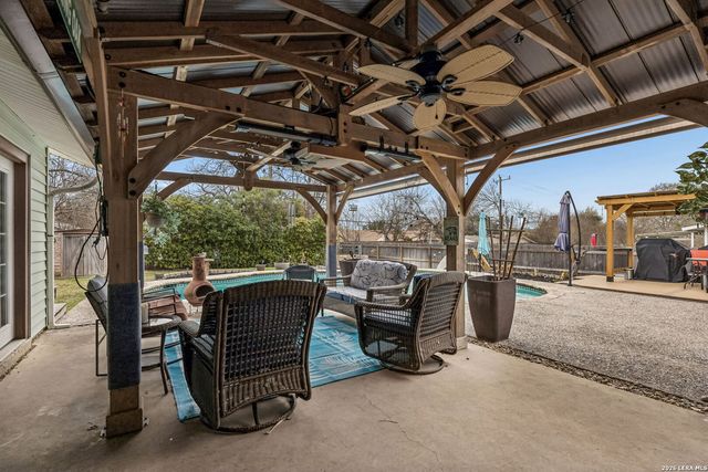 218 Whispering Oaks, Live Oak, TX 78233