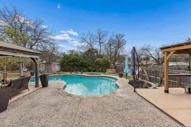 218 Whispering Oaks, Live Oak, TX 78233
