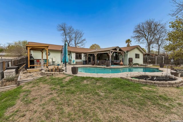 218 Whispering Oaks, Live Oak, TX 78233