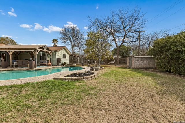 218 Whispering Oaks, Live Oak, TX 78233