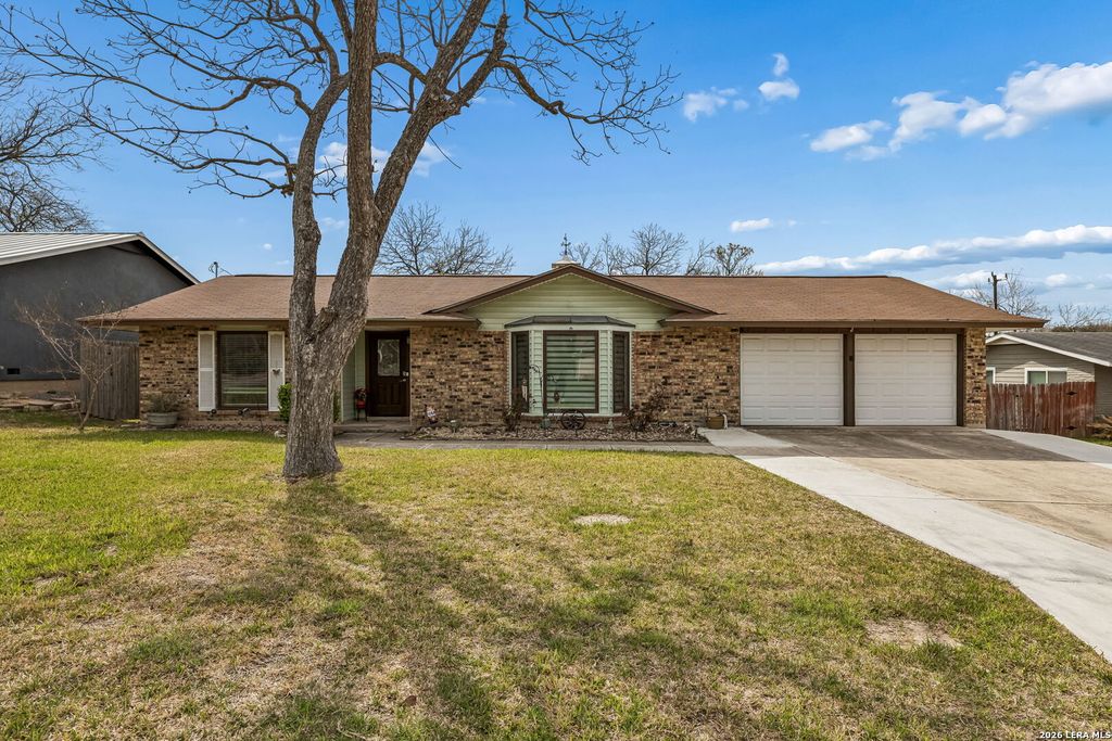 218 Whispering Oaks, Live Oak, TX 78233