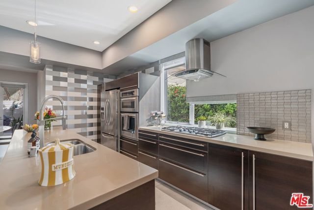 1250 N Harper Avenue 302, Los Angeles, CA 90046