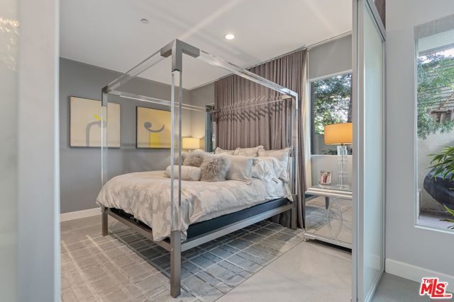 1250 N Harper Avenue 302, Los Angeles, CA 90046