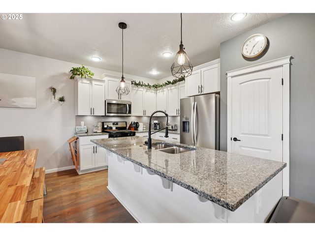 4245 SAGECREST Dr Ne, Albany, OR 97322