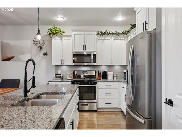 4245 SAGECREST Dr Ne, Albany, OR 97322