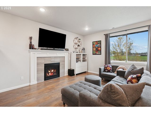 4245 SAGECREST Dr Ne, Albany, OR 97322