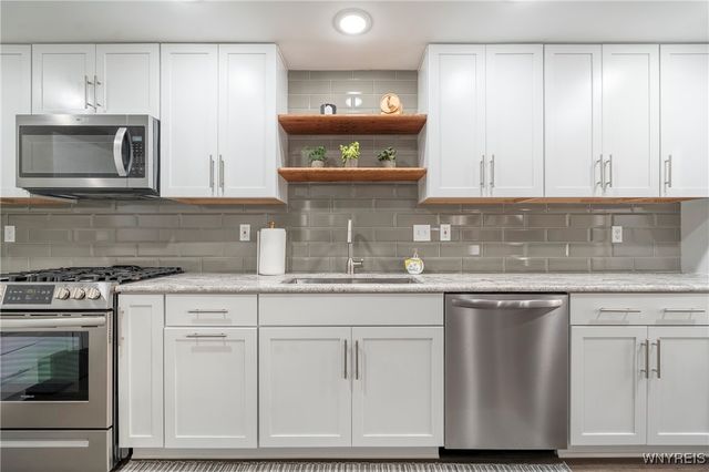 27 Wellington Court North, Amherst, NY 14221