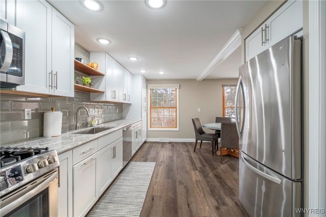 27 Wellington Court North, Amherst, NY 14221