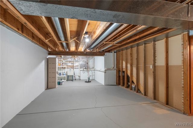 27 Wellington Court North, Amherst, NY 14221