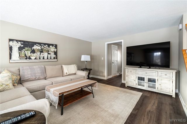 27 Wellington Court North, Amherst, NY 14221