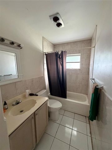 7004 NW 67th Ave, Tamarac, FL 33321