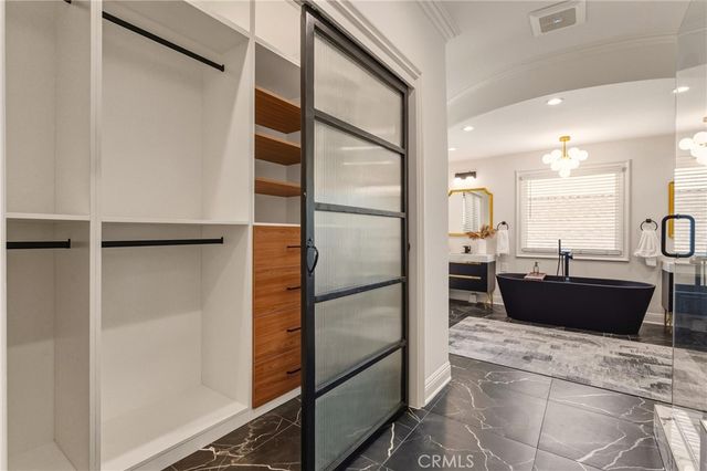5558 Edgewood Place, Los Angeles, CA 90019