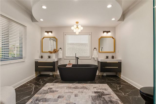 5558 Edgewood Place, Los Angeles, CA 90019