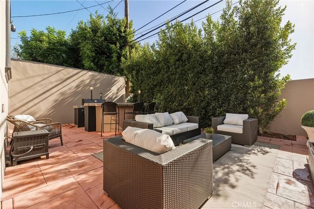 5558 Edgewood Place, Los Angeles, CA 90019