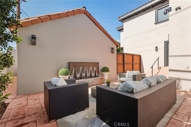 5558 Edgewood Place, Los Angeles, CA 90019