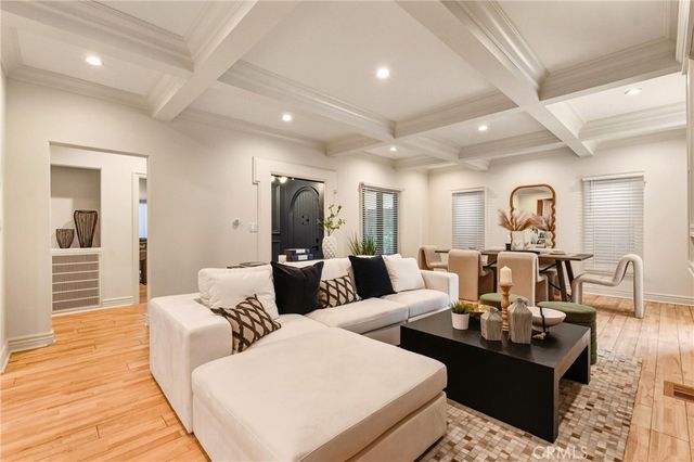 5558 Edgewood Place, Los Angeles, CA 90019