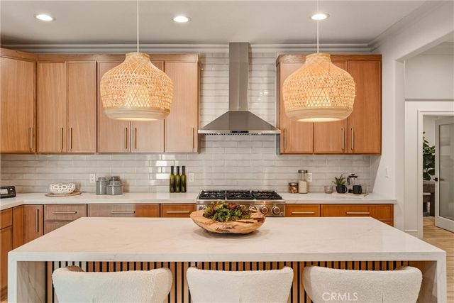 5558 Edgewood Place, Los Angeles, CA 90019