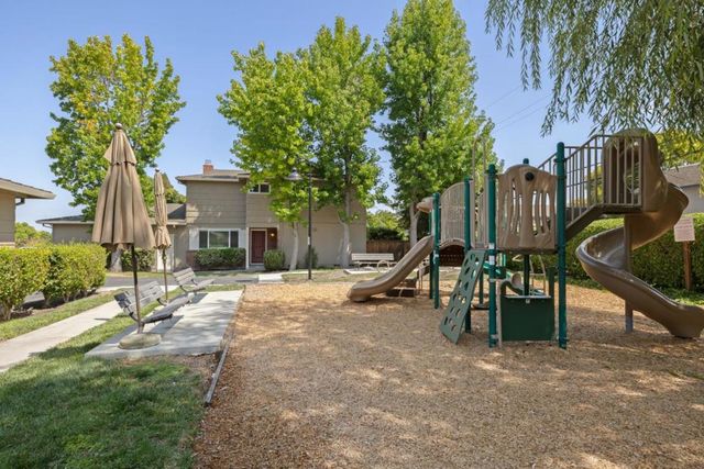 425 Poppy Place, Mountain View, CA 94043