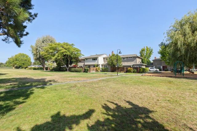 425 Poppy Place, Mountain View, CA 94043