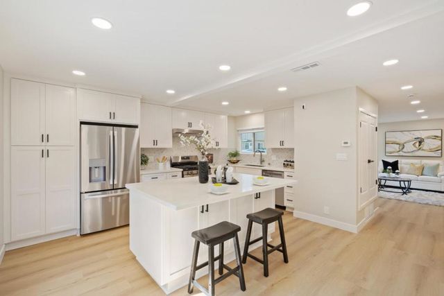 425 Poppy Place, Mountain View, CA 94043