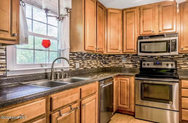 110 Jeb Stuart Drive, Wilmington, NC 28412