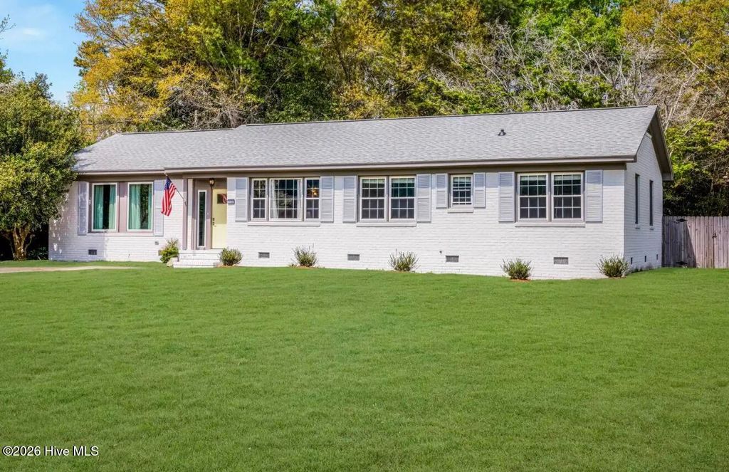 110 Jeb Stuart Drive, Wilmington, NC 28412